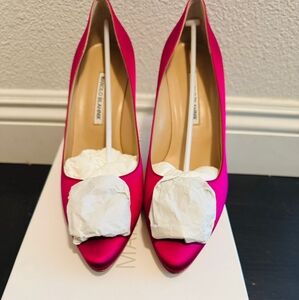 Manolo Blahnik Pink Satin Heels with Crystal Brooch